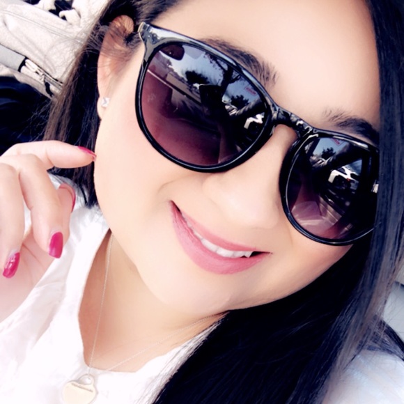 Hi! Ladies :) - Picture 2 of 2